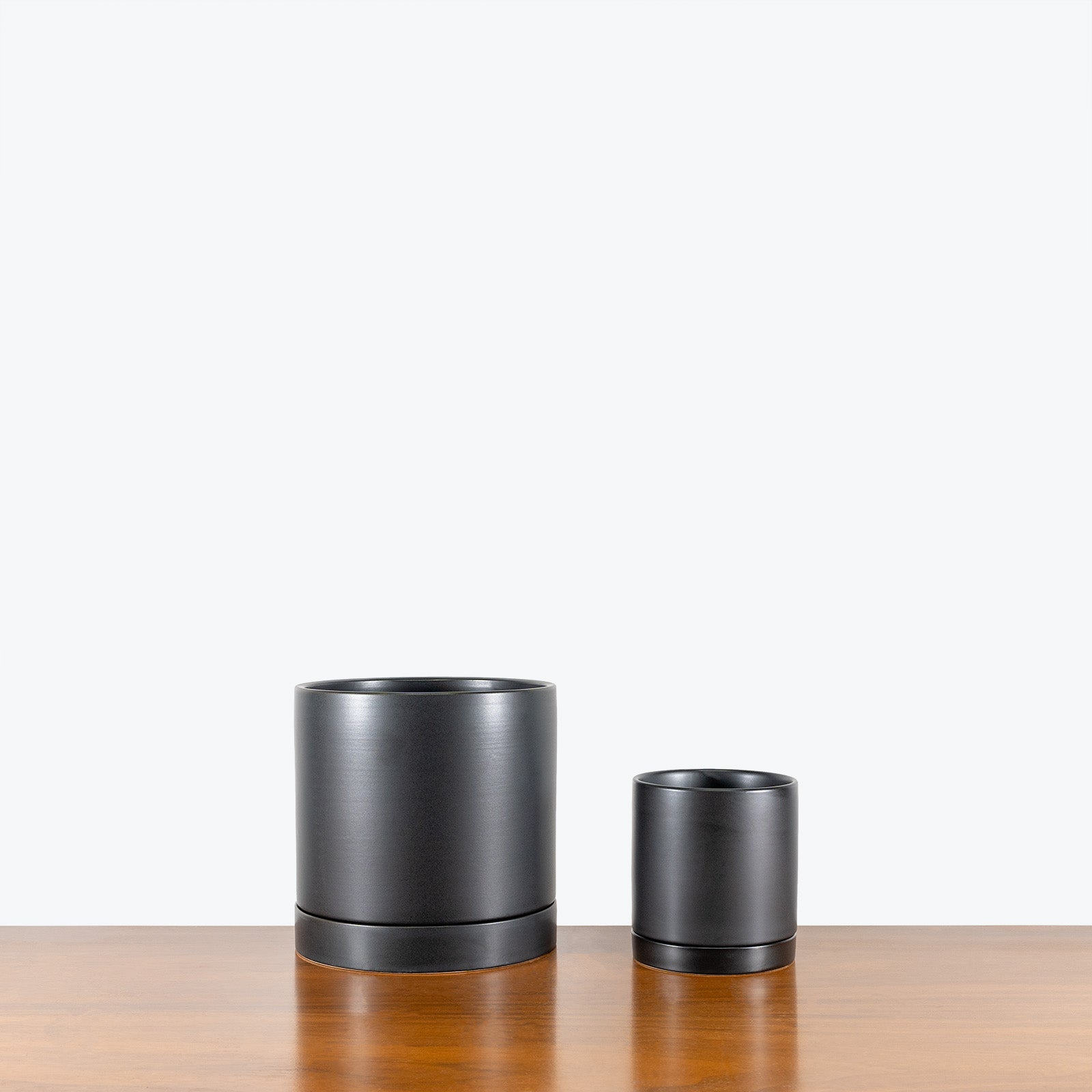 Modern Ceramic Planter with Saucer - House Plants Delivery Toronto - JOMO Studio #color_matte black