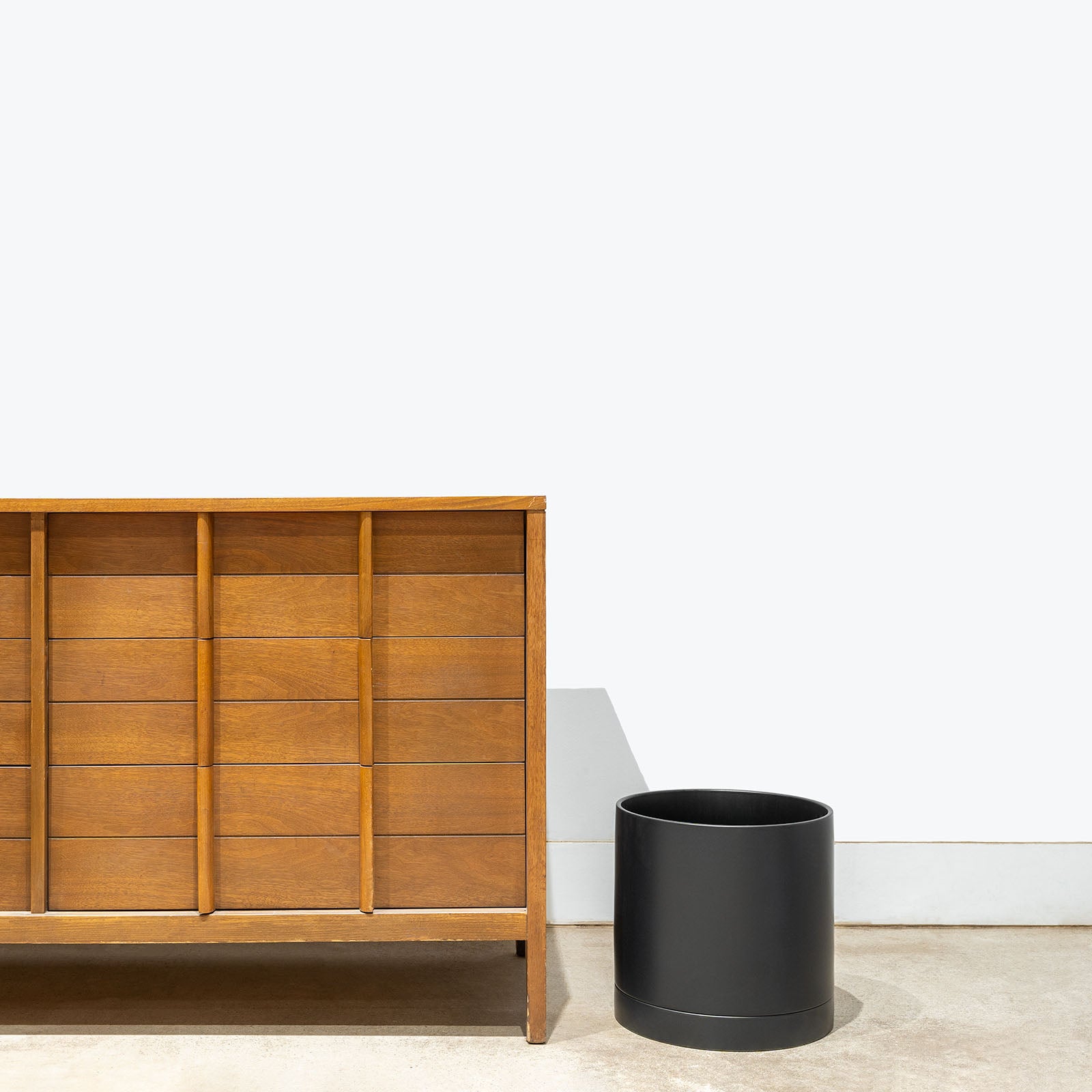 Modern Ceramic Planter with Saucer - House Plants Delivery Toronto - JOMO Studio #color_matte black