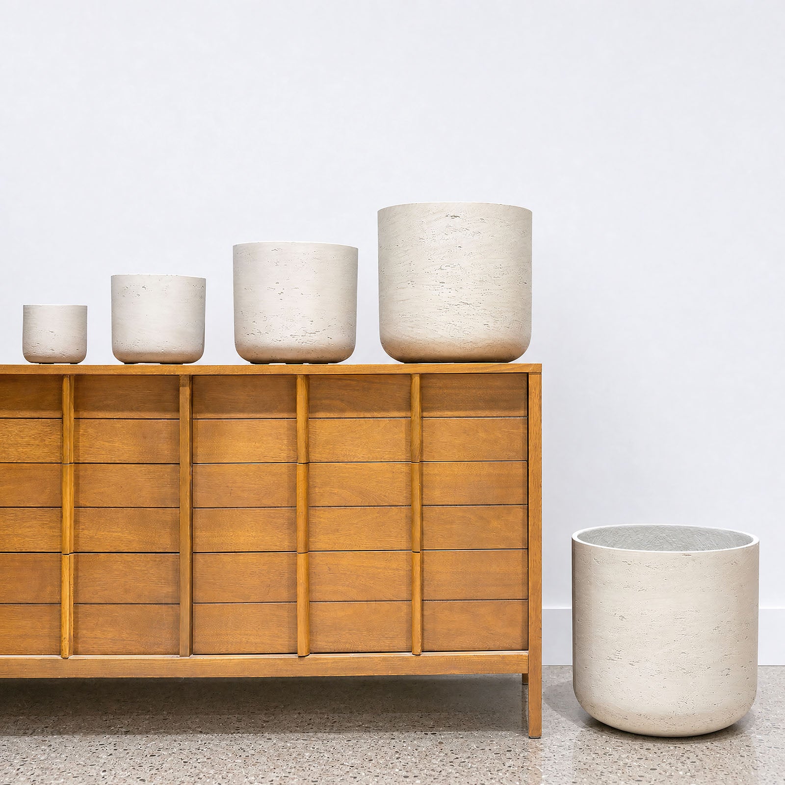 Modern Concrete Planter - House Plants Delivery Toronto - JOMO Studio